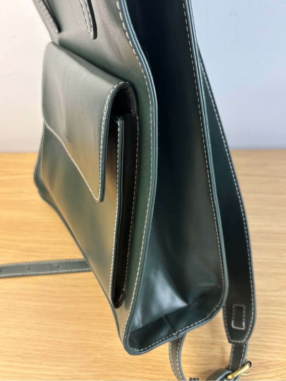 Camellia‎ Vintage-Style Green PU Leather Backpack from the brand Ecosusi UNISEX - Picture 6 of 13